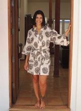 Load image into Gallery viewer, &quot;Dahlia&quot; short robe
